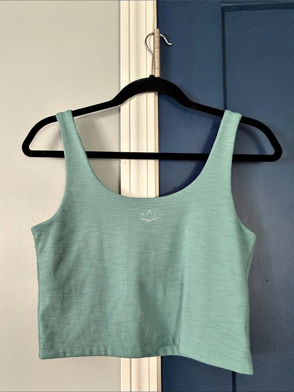 Beyond Yoga Spacedye On The Up Cropped Tank Green large euc - Picture 2 of 4